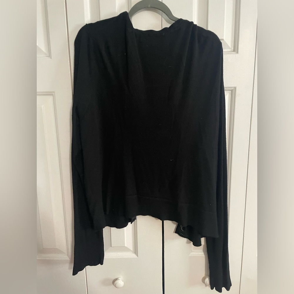 Women’s 2X black hooded cardigan with black studs up the front opening